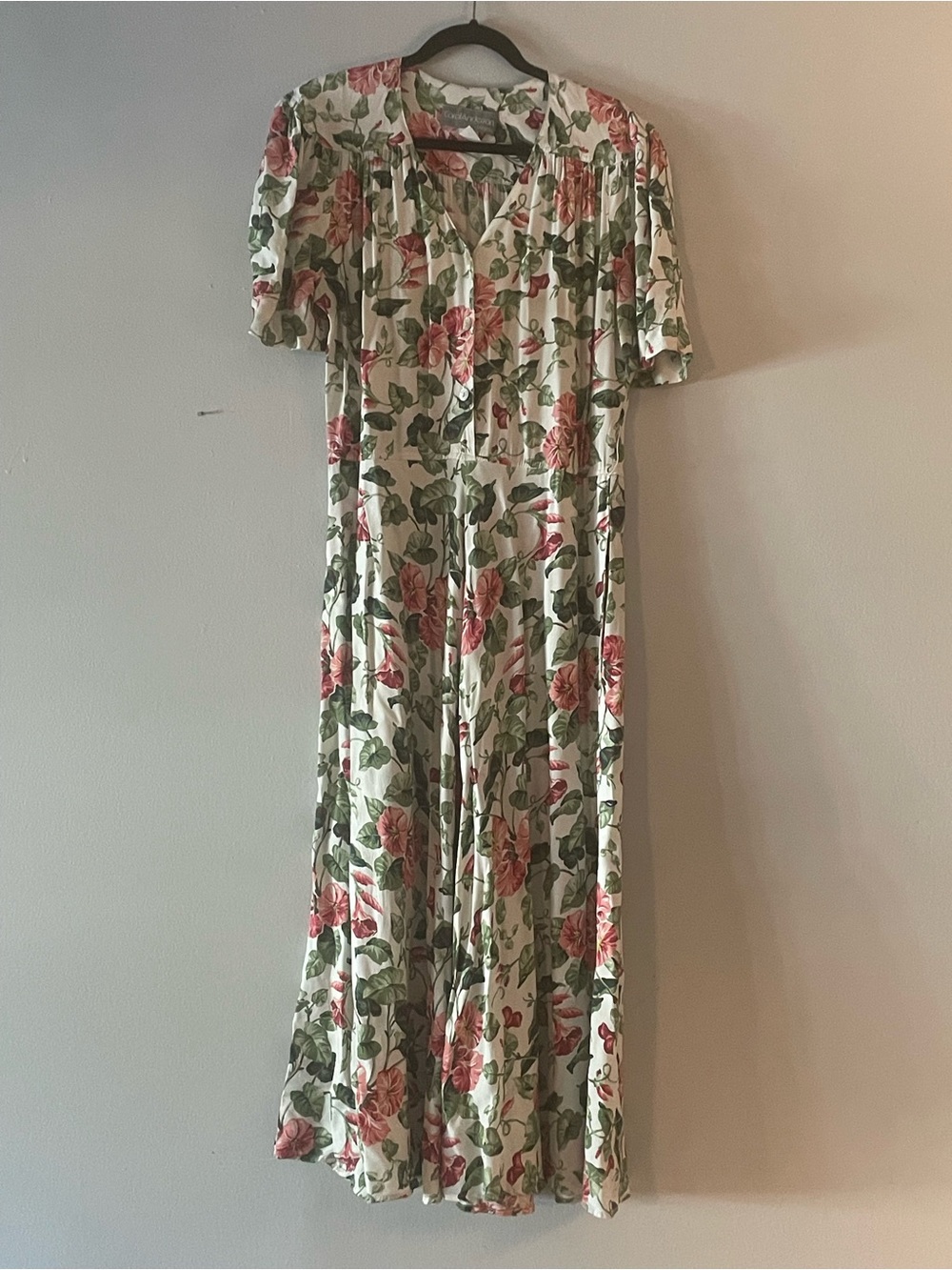 Vintage 90’s V-neck floral dress size 12